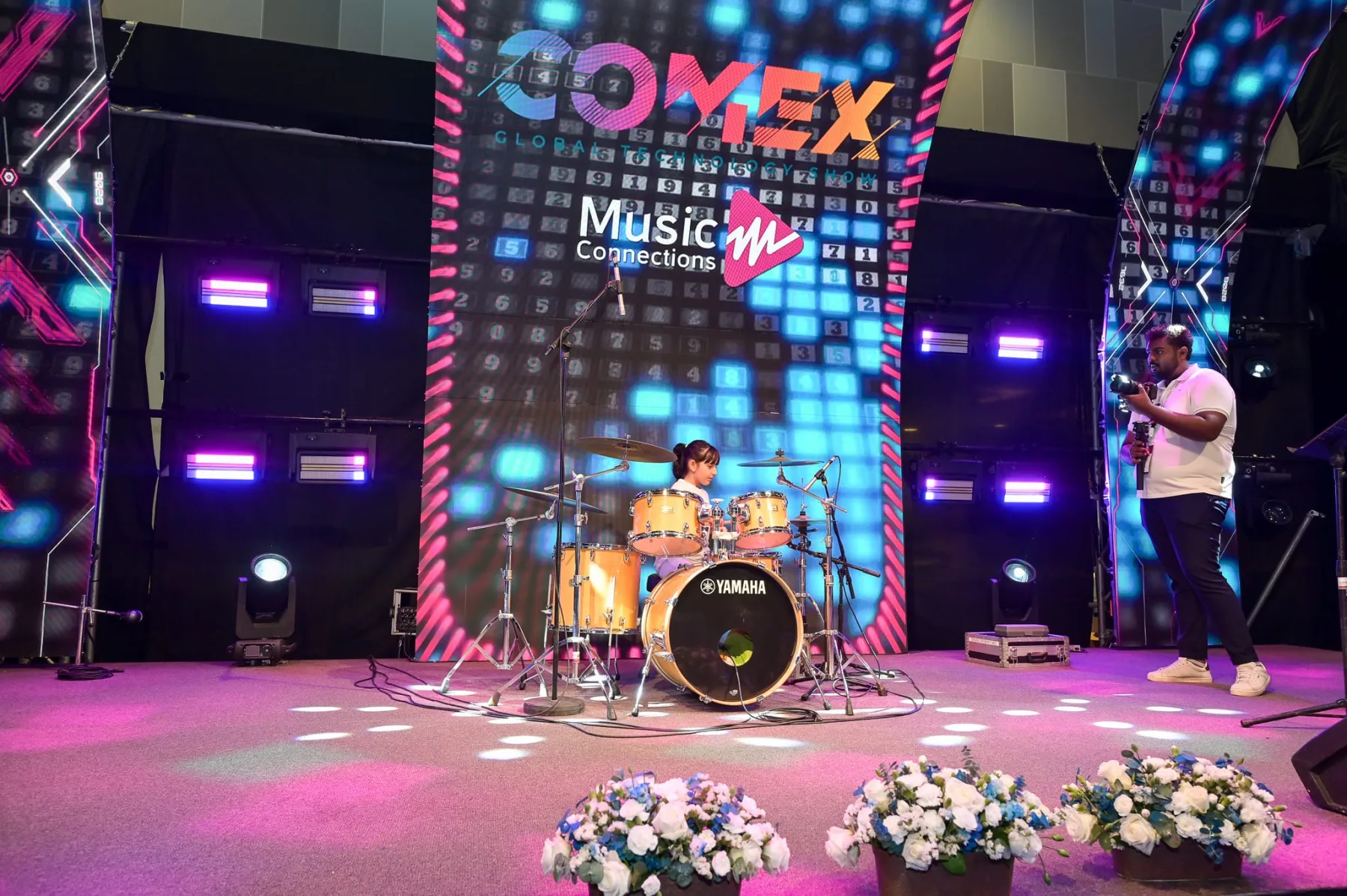 COMEX Entertainment Hub — live music stage